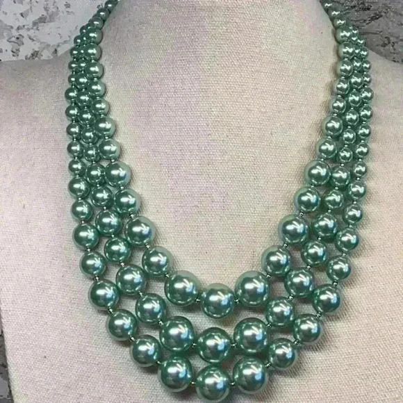 Green Glass Multi Strand Large Beaded Necklace and Bracelet Set Charter Club - Picture 2 of 6